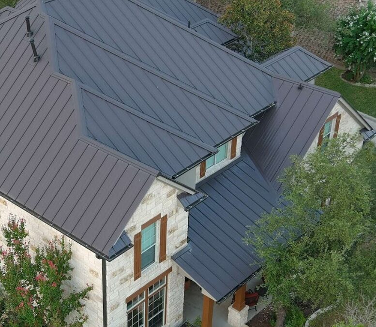 Why Barton Creek Homes Benefit from Standing Seam Metal Roofs
