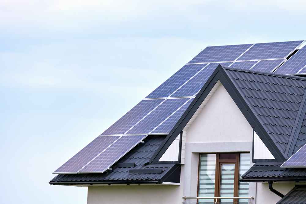Metal Roofs & Solar Panels: What Homeowners Should Know